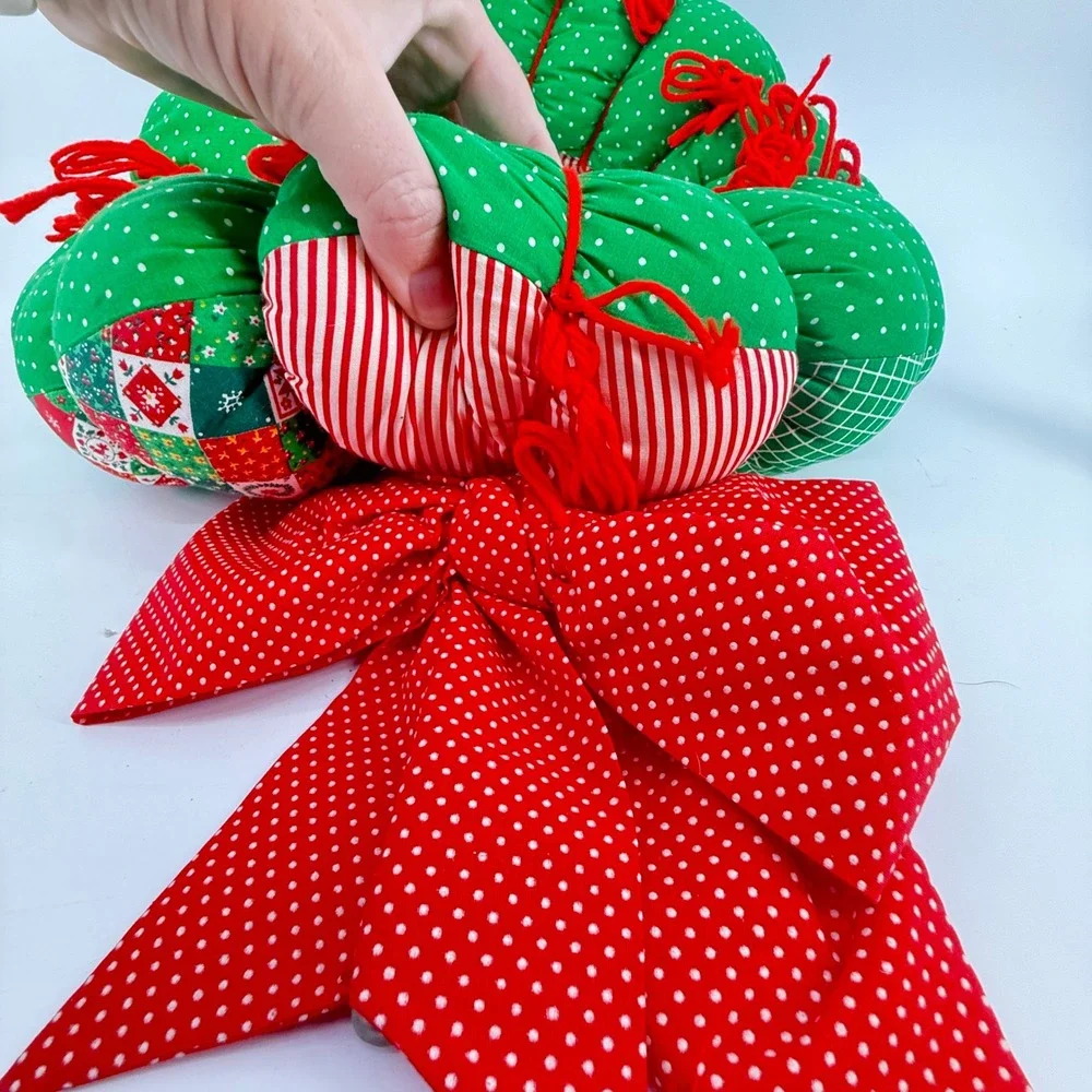 Quilted Puff Wreath Bow Vintage handmade Red Green Patchwork Holiday Decor 16x7